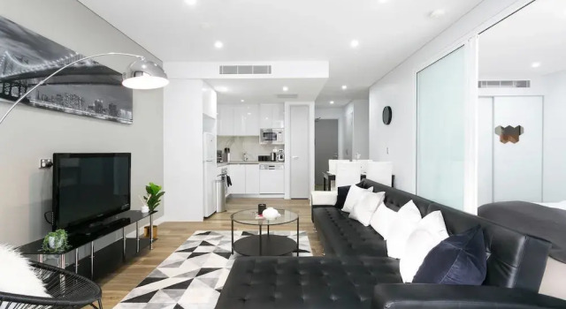Chic CBD Pad + Pool + Gym + Sauna + Parking