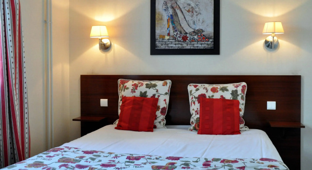 Hotel Des Voyageurs, Book Hotel Le Rouget Cantal