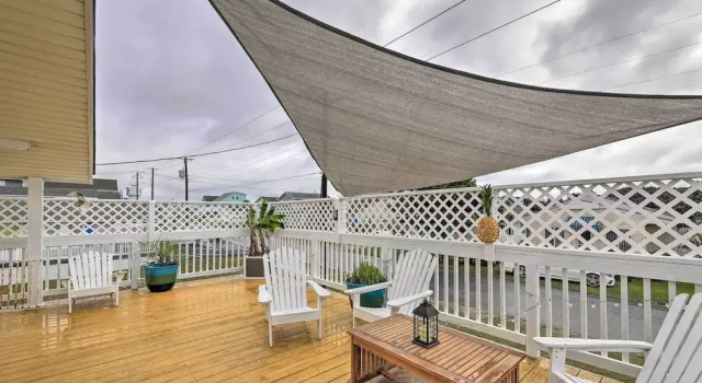 Pet-friendly Townhome, 2 Blocks to Atlantic Beach!, Забронировать Апартаменты/квартира Атлантик-Бич Северная Каролина