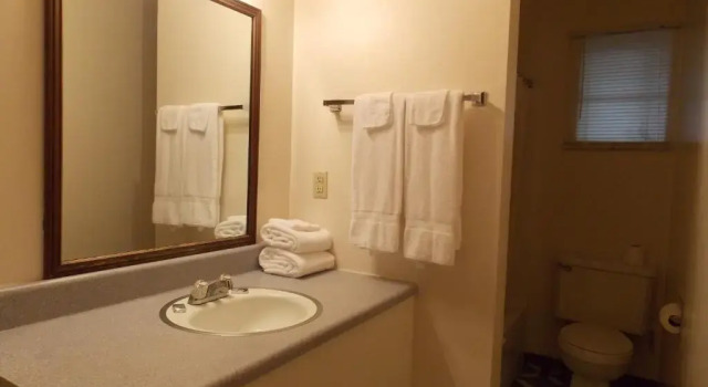 Четырёхместный номер Standard Clarketon Motel - Maggie Valley