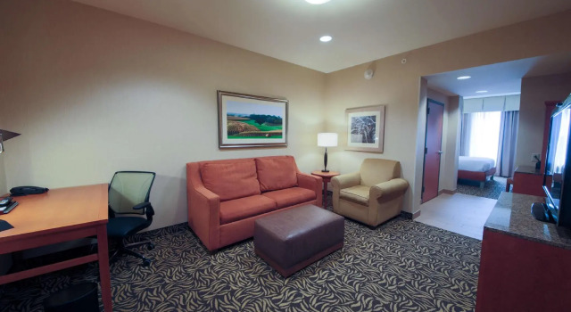Двухместный полулюкс Hilton Garden Inn Cedar Falls Conference Center