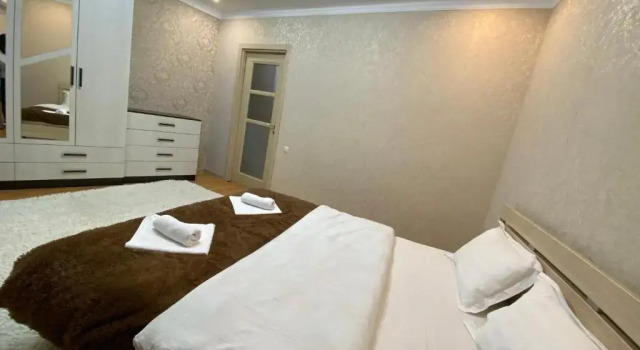 3-h komnatnye apartamenty v tsentre
