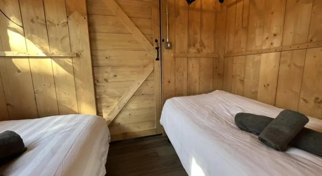 Lion King Safari Tent, Book Campingplads Carew Glamorgan
