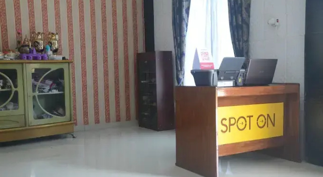 Pondok Seril by OYO Rooms, Book Hotel Hotels in Sulawesi with Parking, Parking