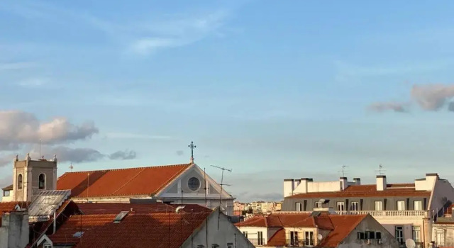 Guestready - Rare Terrace Apt, Historic Center+tagus River View, Забронировать Отель Мизерикорди Лиссабон, рядом с Money Museum