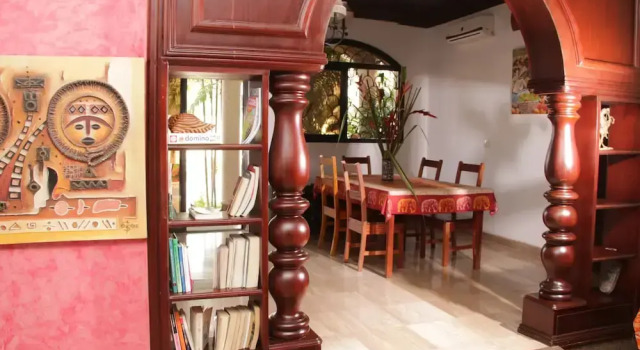 Villa Mia Abidjan, Boek Villa Cocody 