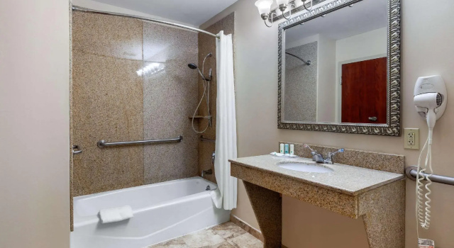 Двухместный номер Standard Quality Inn Smyrna