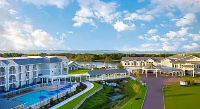 Двухместный номер Deluxe с видом на бассейн Beaufort Hotel