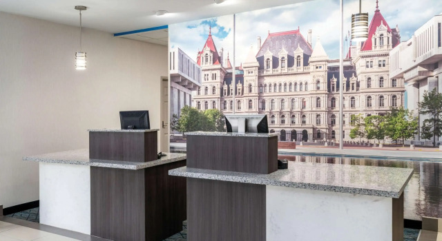 La Quinta by Wyndham Latham Albany Airport, Забронировать Отель Отели Олбани с бассейном, Бассейн