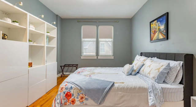 Windy City Getaway 3br 2ba Chicago Townhouse 3 Bedroom Home by RedAwning, Забронировать Дом для отпуска Чикаго Большой Чикаго, рядом с Kindred Chicago Central Hospital