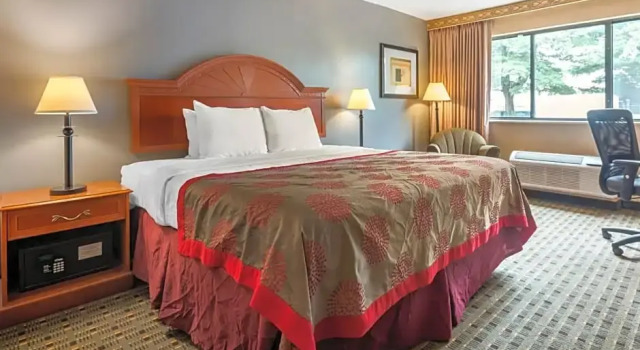 Люкс Clarion Inn Levittown - Philadelphia Langhorne