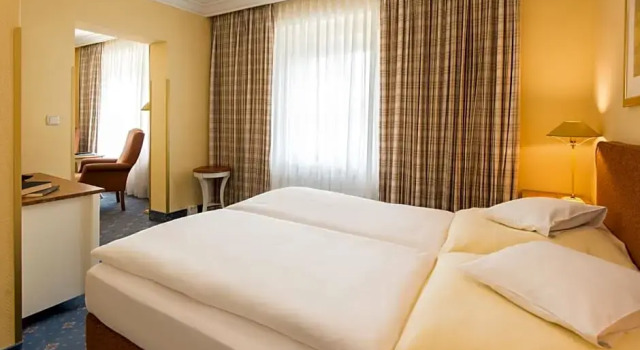 Номер Comfort с видом на озеро Seehotel Frankenhorst - BW Signature Collection