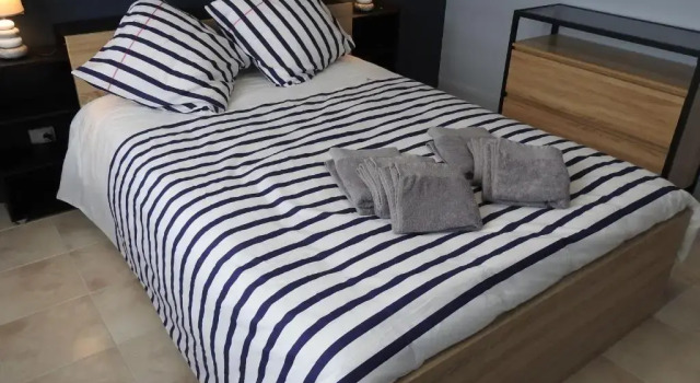Gite Peigney, 3 pièces, 6 personnes - FR-1-611A-16, Book Hotel Peigney 