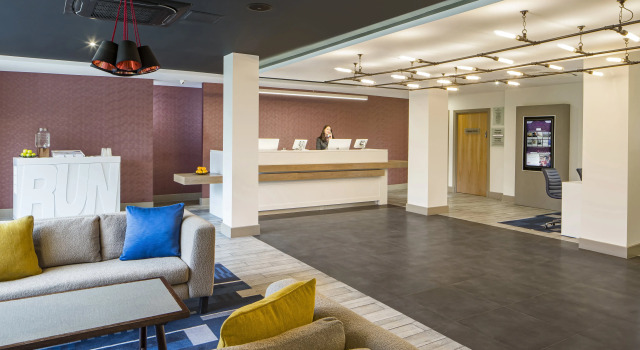 Crowne Plaza Plymouth by IHG, Забронировать Отель Плимут Девон, рядом с Cathedral Church of St Mary and St Boniface