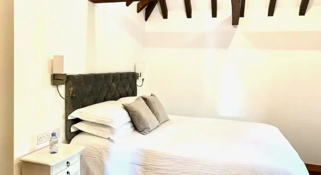 Flint Cottage - Sleeps 6 - Private Woodland, Забронировать Дом для отпуска Виллы Исторического графства Суссекса, Вилла