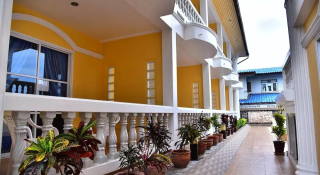 Sun Beach Hotel, Rezervovat Hotel Hotely v Central Thailand s parkováním, Parkování