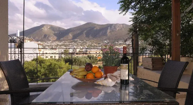 Petite Studio Amazing Mountain View, Забронировать Отель Лименас Херсонису 