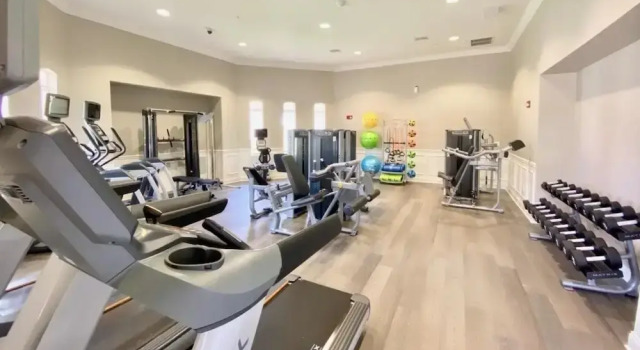 Penthouse Lake View 3 Bed Condo Convention Center 3 Bedroom Condo by RedAwning, Rezerwuj Hotel Orlando Kissimmee