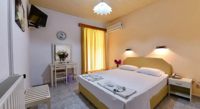 Двухместный номер Standard с балконом Ionis Hotel