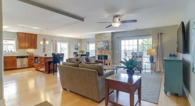 Апартаменты с 2 комнатами с балконом Idyllic New Buffalo Condo: Walk to Beach & Shops!