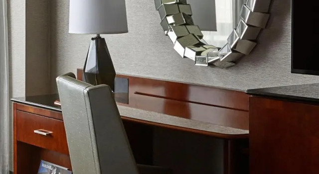Четырёхместный номер Standard Crystal Gateway Marriott