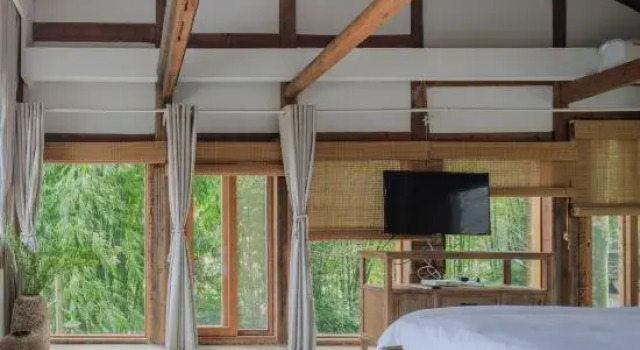Люкс с 4 комнатами с видом на воду Tianfu Honggu · Gengdu Taoyuan Resort
