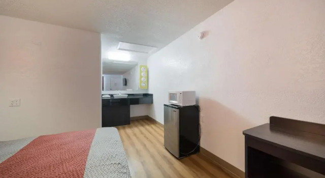 Четырёхместный номер Standard Motel 6-Hamburg, NY