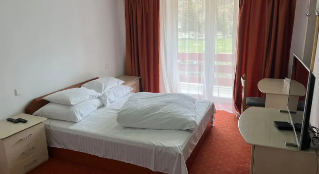 Hotel Iadolina, Varaa Hotelli  