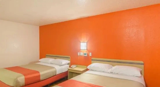 Четырёхместный люкс Motel 6-San Antonio, TX - Downtown - Market Square