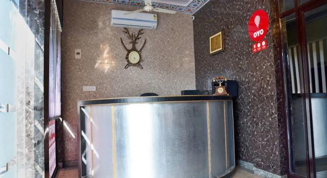 OYO 11389 Hotel NG Palace, Забронировать Отель Отели штата Раджастхана с парковкой, Парковка