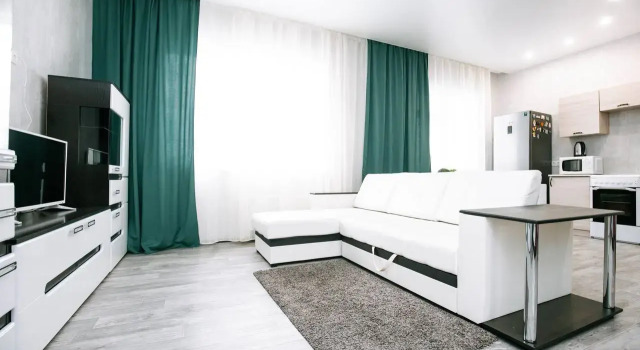 Pritomskij 15/1 Odnokomnatnye apartamenty -studija rjadom s Ledovym dvortsom, Забронировать Апартаменты/квартира Центральный район Кемерово