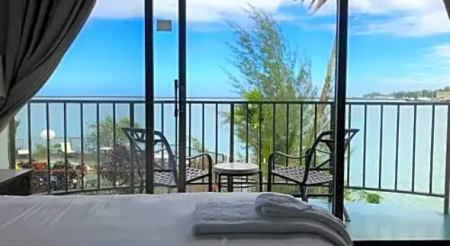 Двухместный номер Standard oceanfront Hilo Bay Hotel