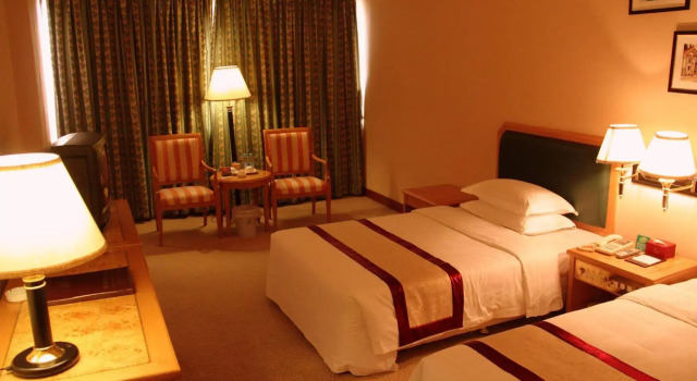 Panyu Miramar Hotel, Забронировать Отель Паньюй , рядом с Guangzhou Overseas Chinese Town