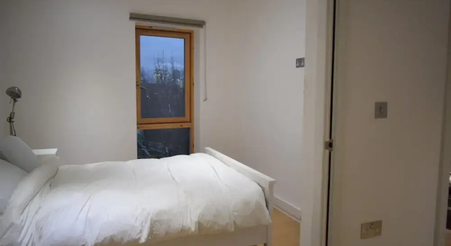 Modern 1 Bedroom Apartment Near Homerton, Varaa Huoneisto Asunnot kohteessa Merseyside, Huoneisto