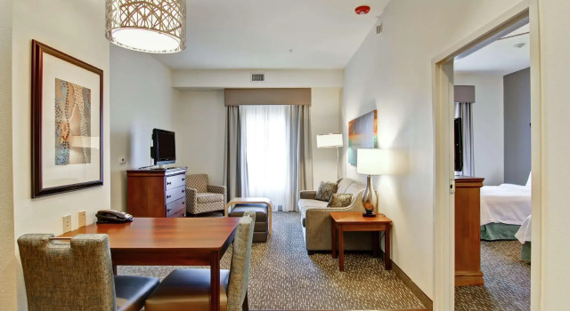 Четырёхместный люкс с 2 комнатами Homewood Suites by Hilton Oklahoma City-West