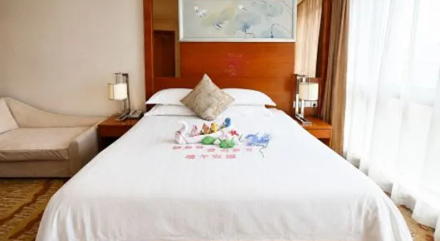 Люкс Deluxe Jinan Oriental Hotel