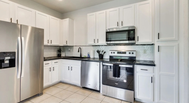 Апартаменты с 4 комнатами Kissimmee Townhome w/ Pool Access ~ 7 Mi to Disney