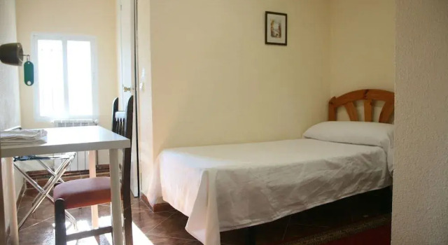 Hostal Buitrago, Book Hotel Pinuecar Community of Madrid