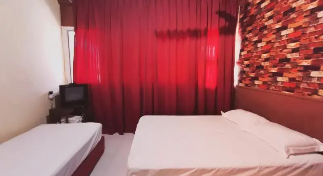 Номер Standard Spot On 90305 Hen Hen Hotel