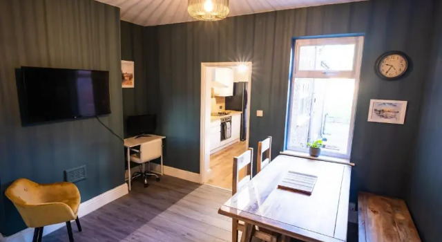 Коттедж Sunrise Beach House - Great for family stays and contractors