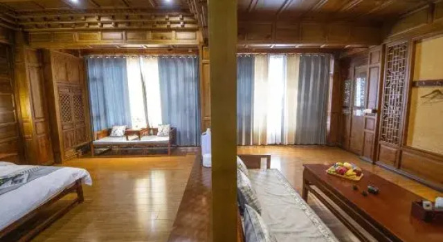 Люкс Deluxe Shangri-La Yinyi  Residence (Dukezong Ancient City Branch)