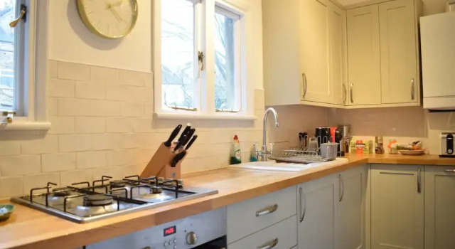 Bright 1 Bedroom Flat in Brixton