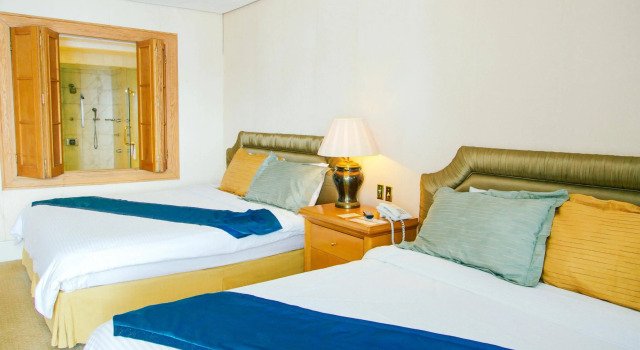 Subic Bay Yacht Club, Book Hotel Hotels in Zambales with a Pool, Swimming Pool