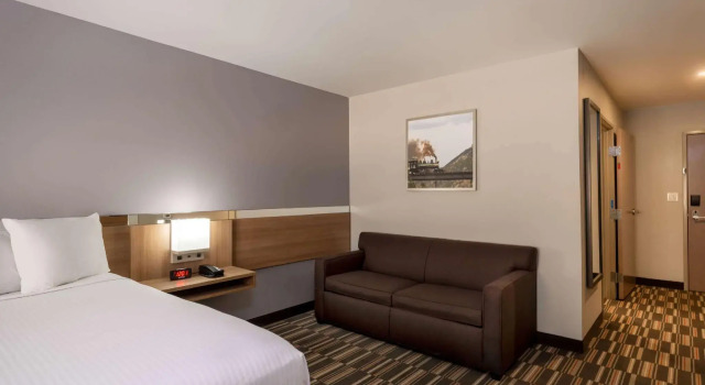 Двухместный номер Standard Microtel Inn & Suites by Wyndham Georgetown Lake