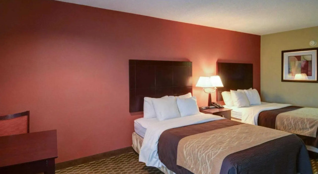 Четырёхместный номер Standard Quality Inn & Suites Pine Bluff