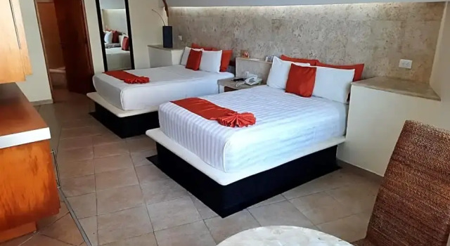 Номер Deluxe Artisan Playa Esmeralda Family Beach Hotel