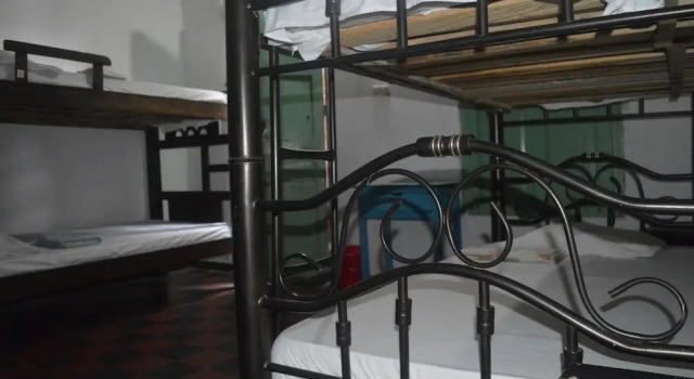 Кровать в общем номере Hotel Miramar - Hostel