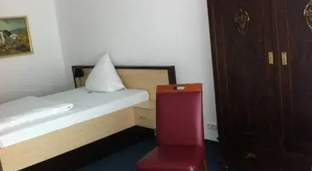 Hotel Auf der Rötsch, Забронировать Отель Kettwig Эссен
