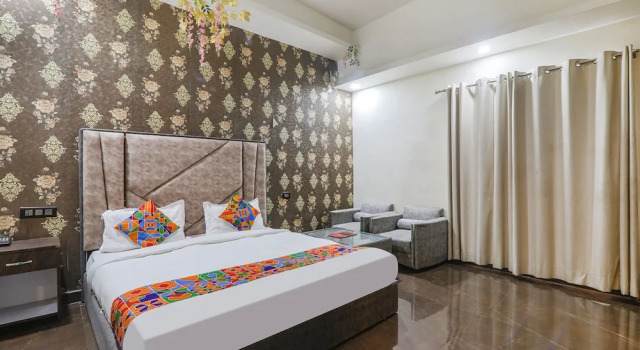 Номер Premium Fabhotel Sky Awadh