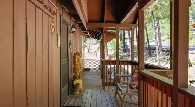 Furnished Deck: High Sierra Cabin in Twain Harte!, Забронировать Дом для отпуска Мивок-Виллидж Stanislaus National Forest